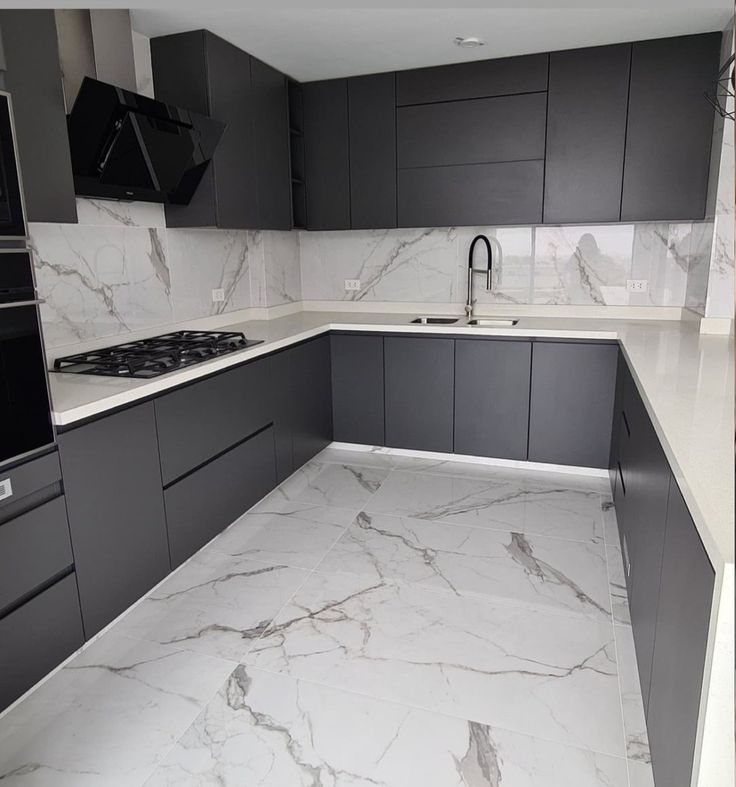 مطبخ مودرن رمادي غامق 