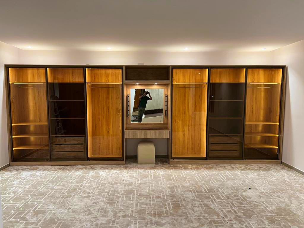 دولاب ملابس مرايا مودرن مع اضاءة LED