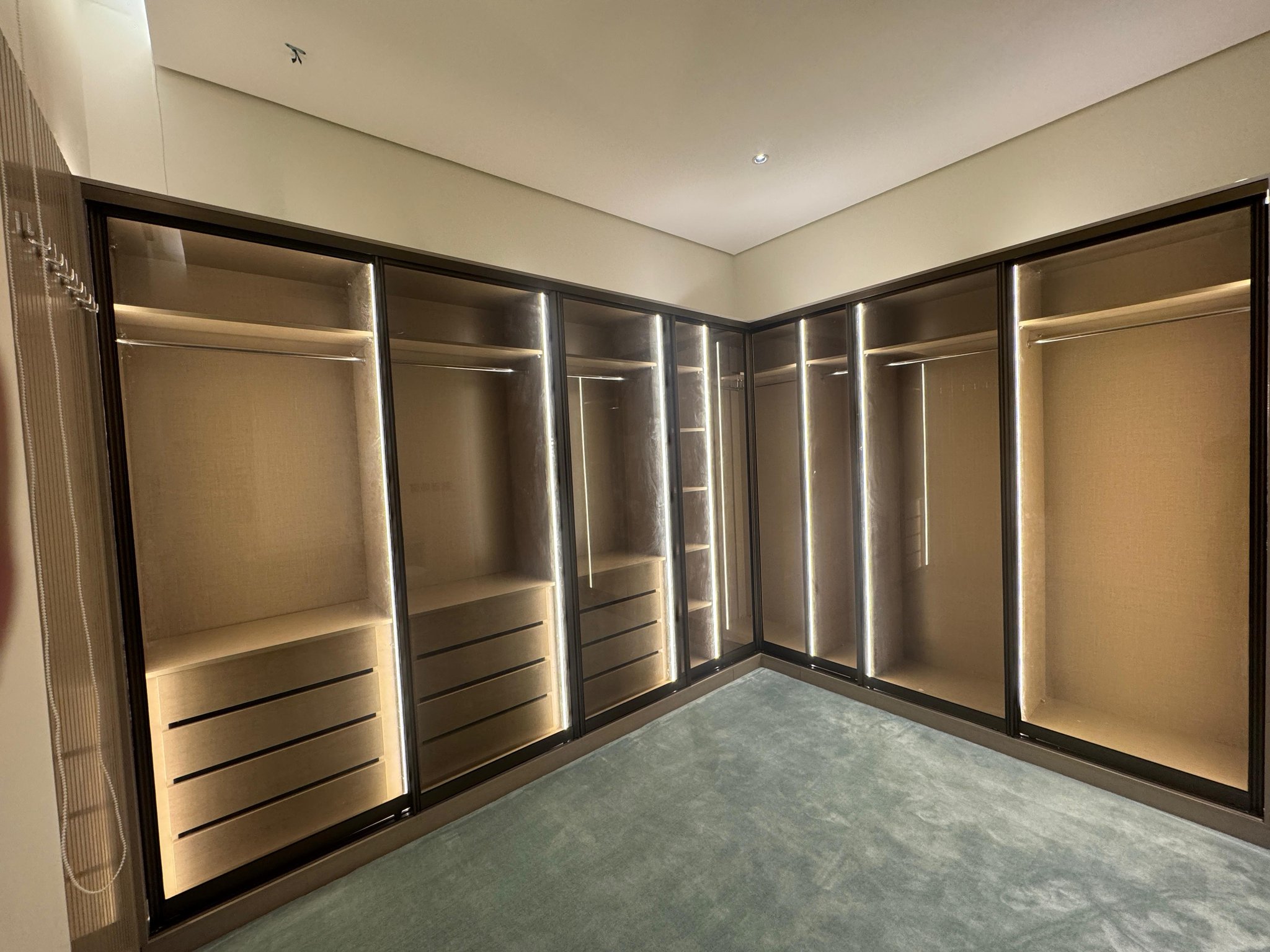 خزائن تفصيل فاخرة