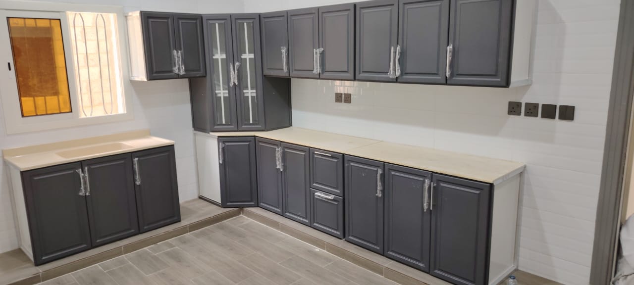 مجموعة مطابخ  زاويه  مساحه وسطيه